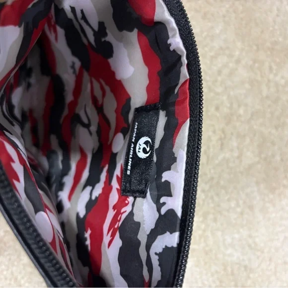 MAISON KITSUNE Black Leather Zip Pouch - Picture 3 of 3